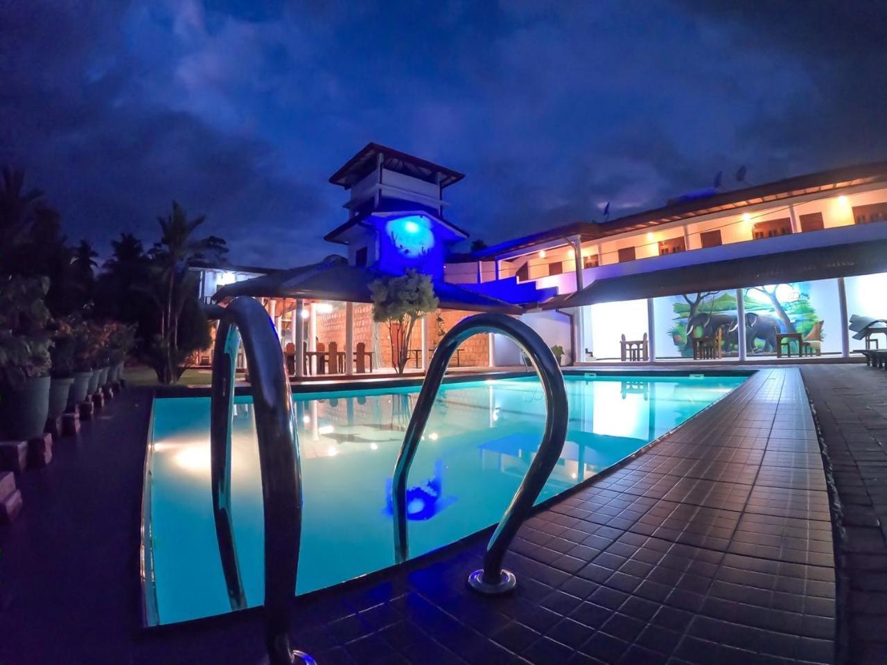 Villa 4U Бентота Экстерьер фото